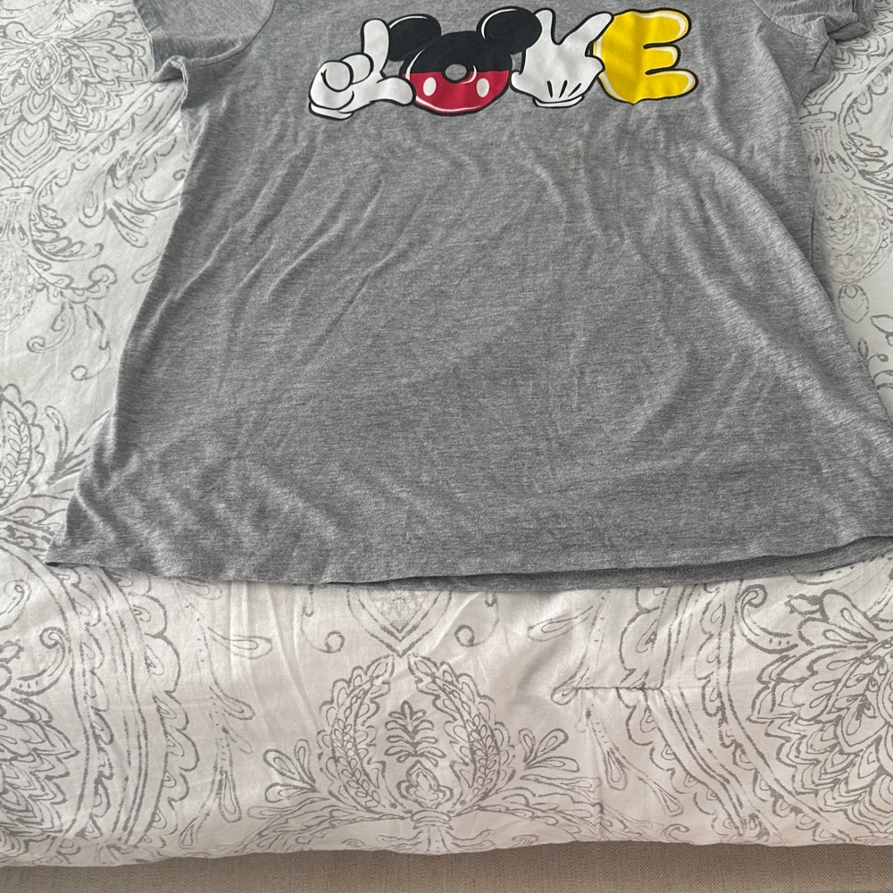 Disney Gray Tee with Mickey Mouse Love Design - Picture 4 of 5